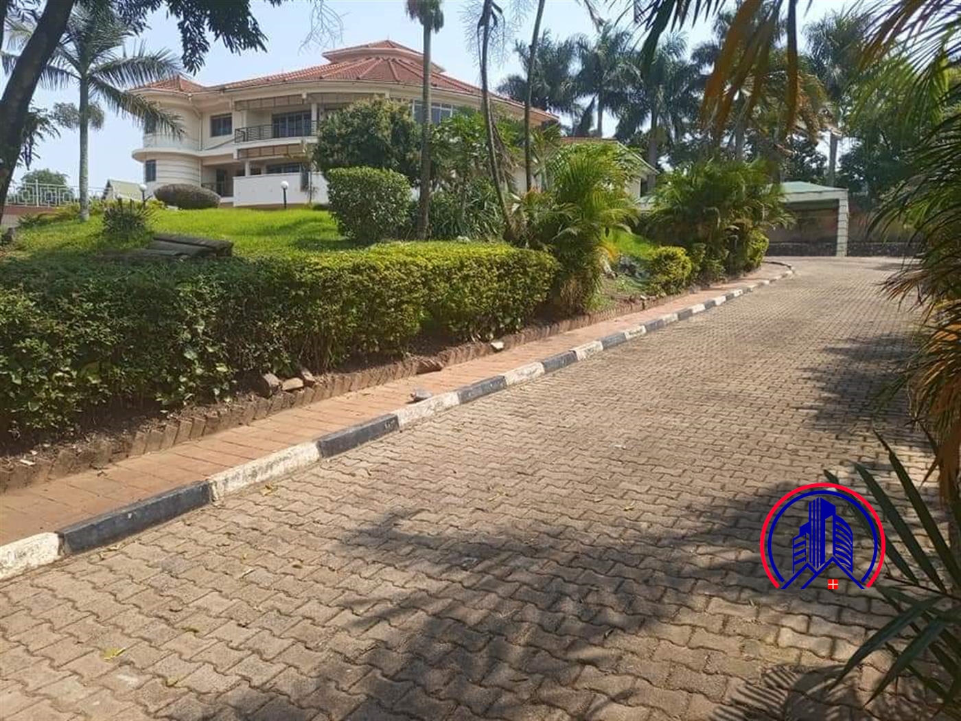 Storeyed house for rent in Mutugo Kampala