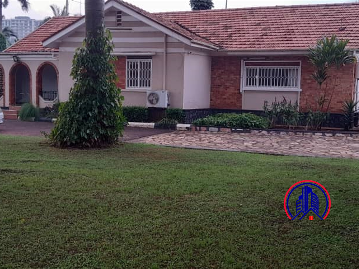 Bungalow for rent in Kololo Kampala