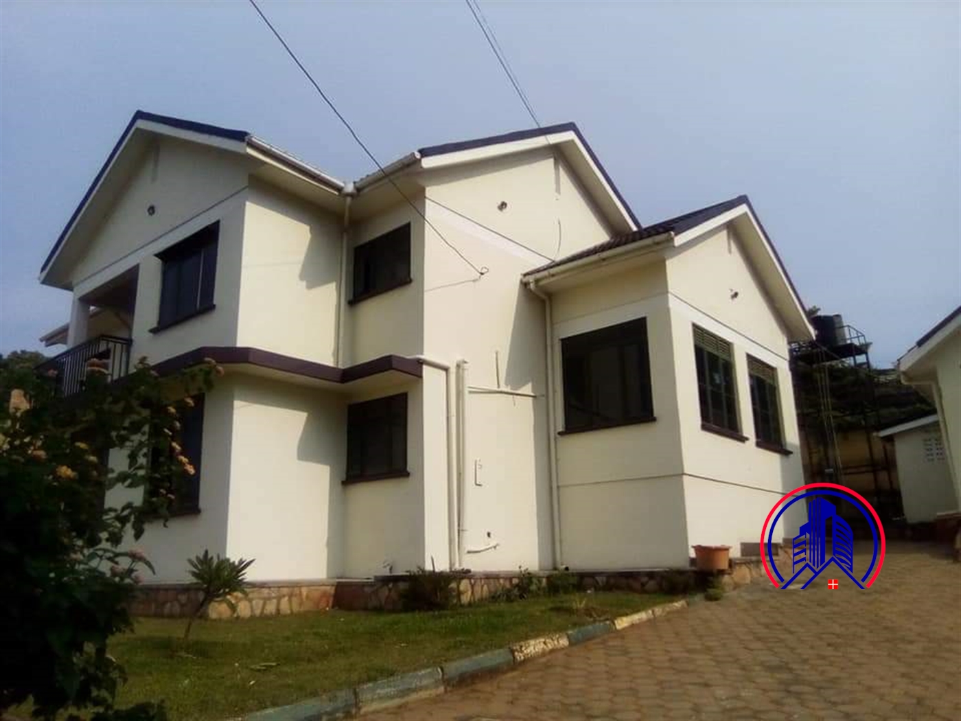 Storeyed house for rent in Muyenga Kampala