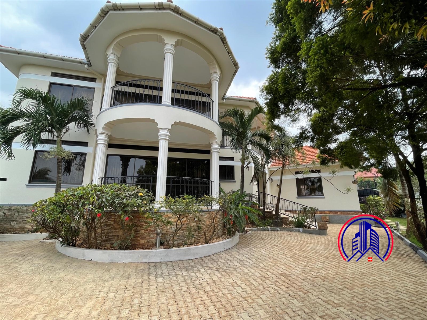 Storeyed house for rent in Bunamwaaya Wakiso