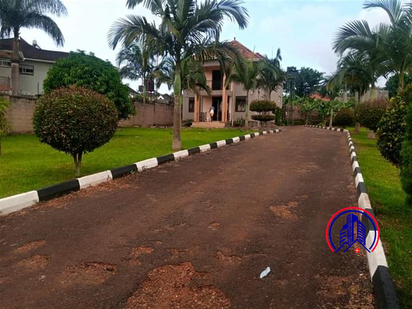 Storeyed house for sale in Kitende Wakiso