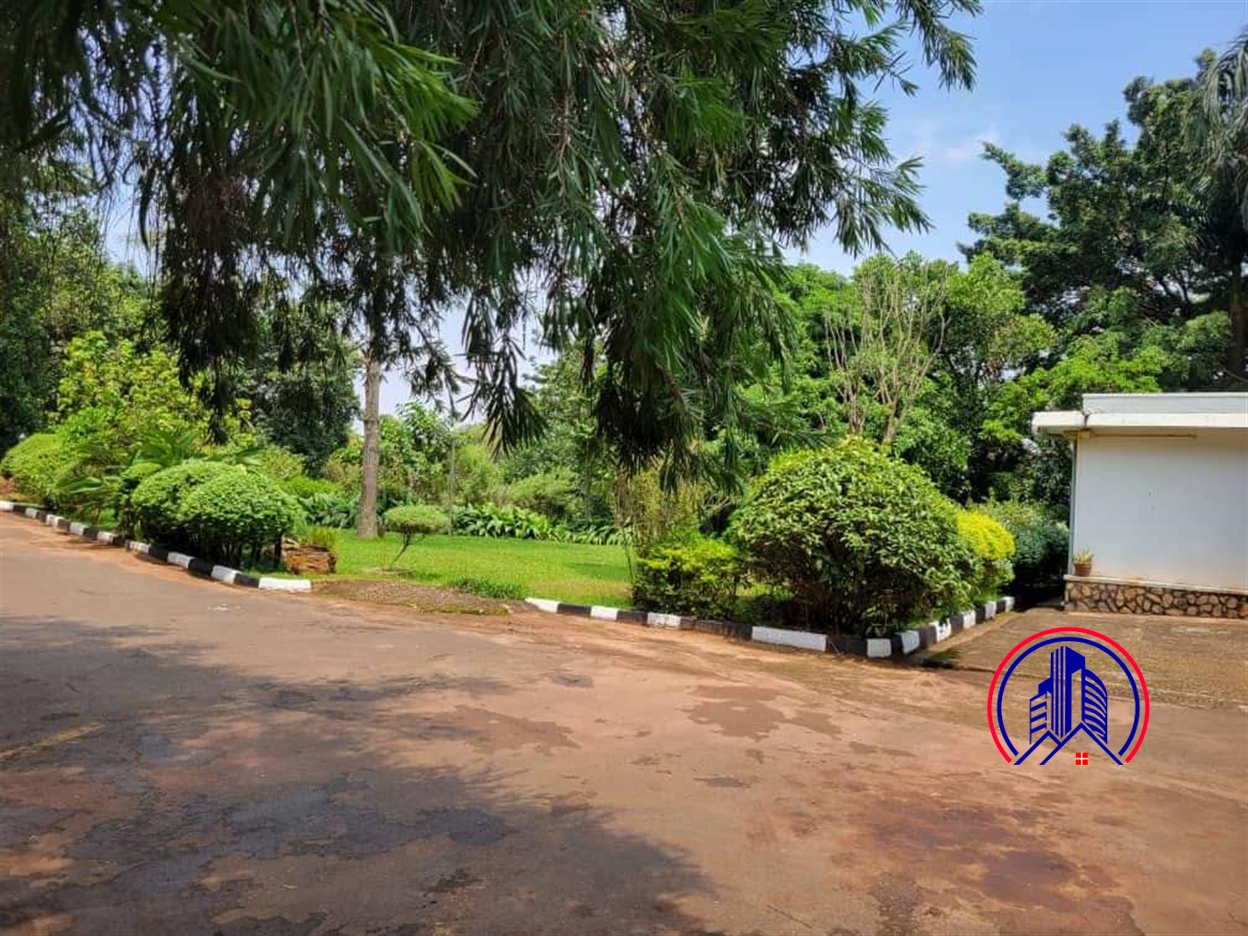 Bungalow for rent in Kololo Kampala