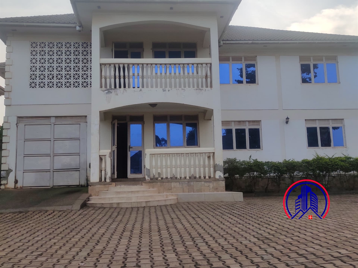 Storeyed house for sale in Kitende Wakiso