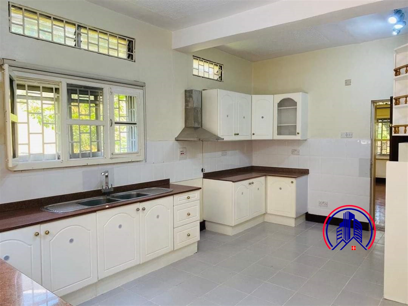 Storeyed house for rent in Bugoloobi Kampala