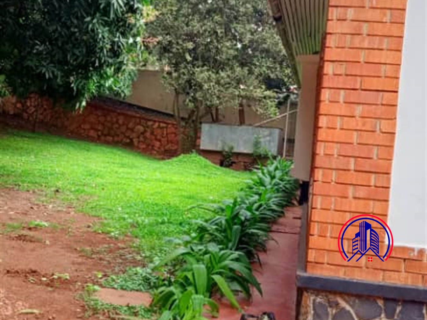 Bungalow for rent in Kololo Kampala