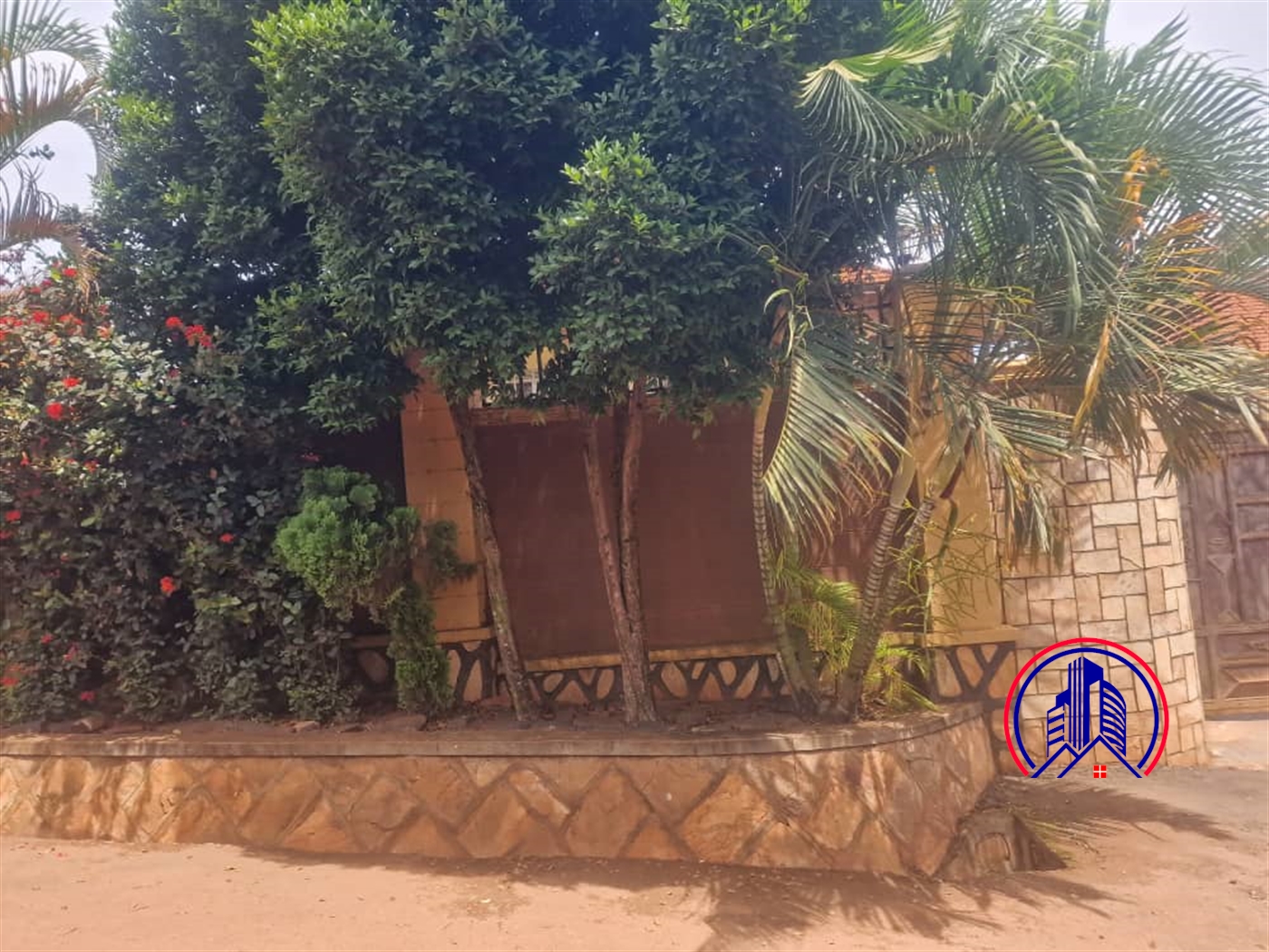 Storeyed house for sale in Bwebajja Wakiso