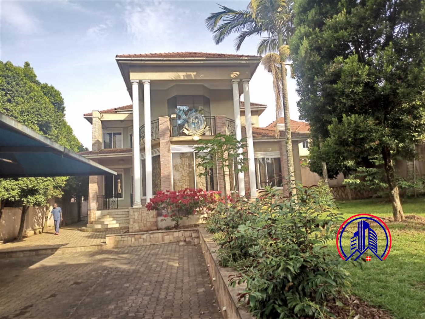 Storeyed house for sale in Munyonyo Kampala