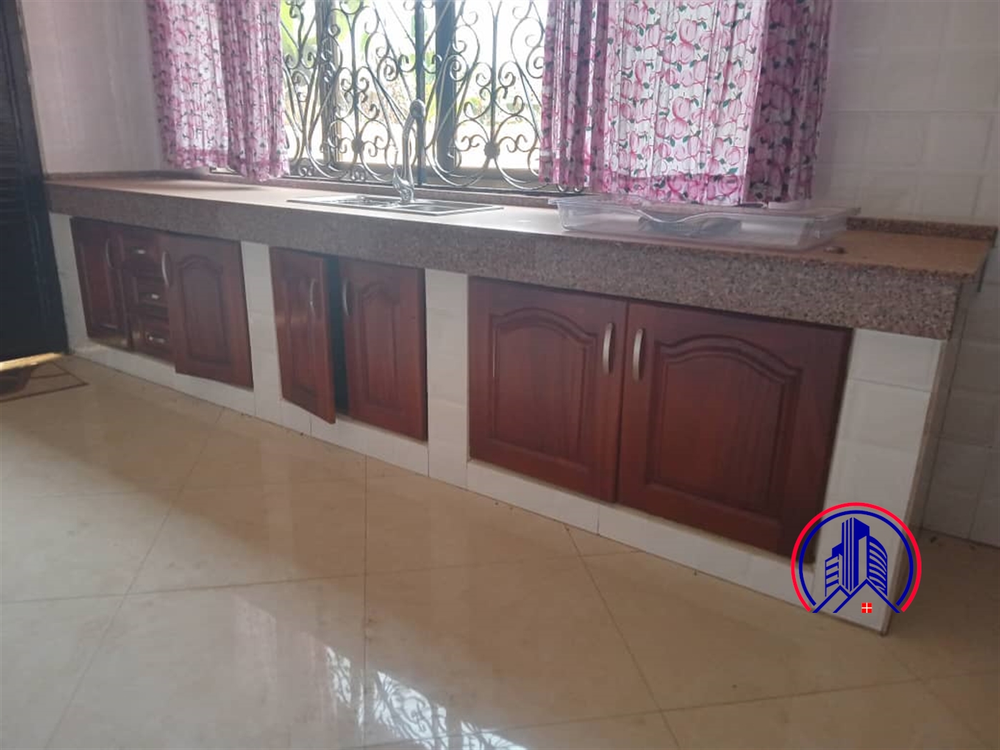 Storeyed house for rent in Munyonyo Kampala