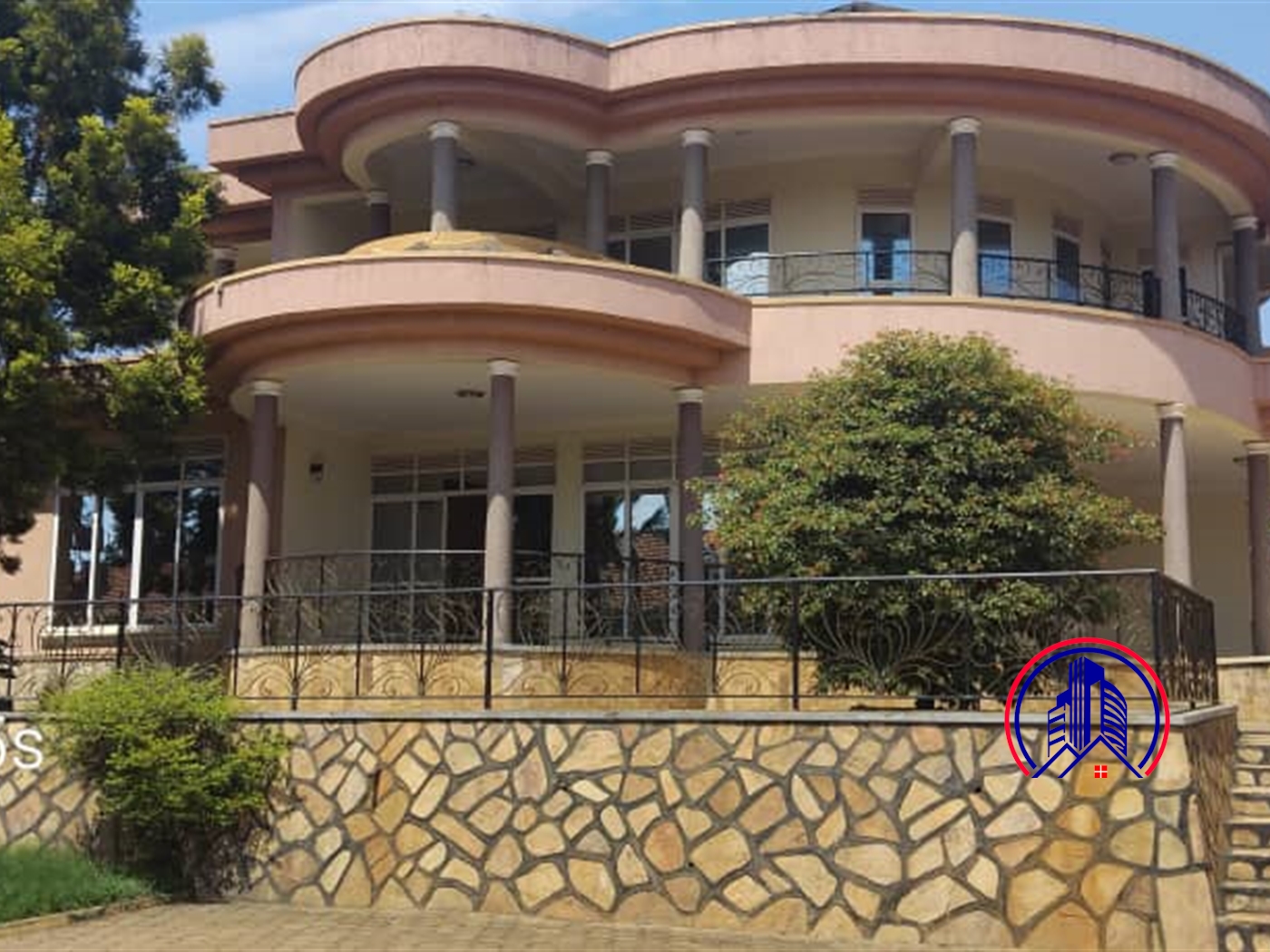 Storeyed house for rent in Munyonyo Kampala