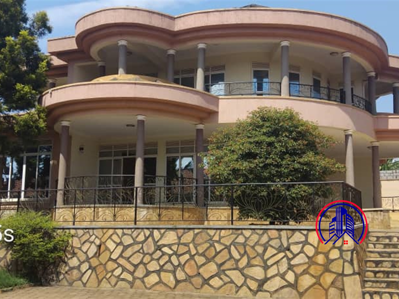 Storeyed house for rent in Munyonyo Kampala