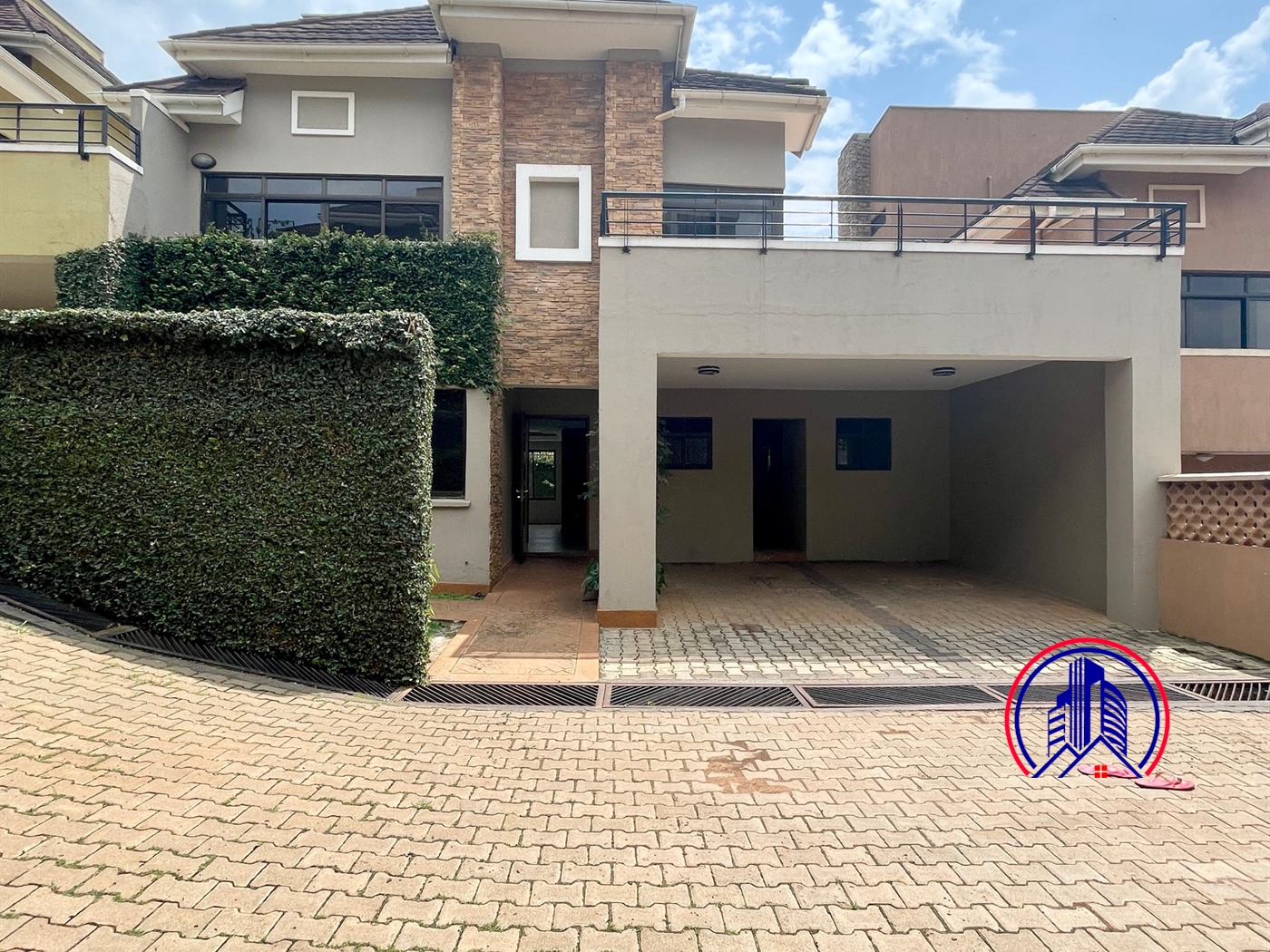 Villa for sale in Muyenga Kampala