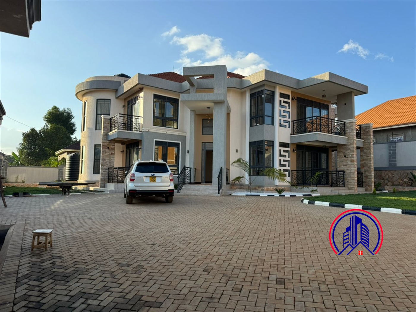 Mansion for sale in Kira Wakiso