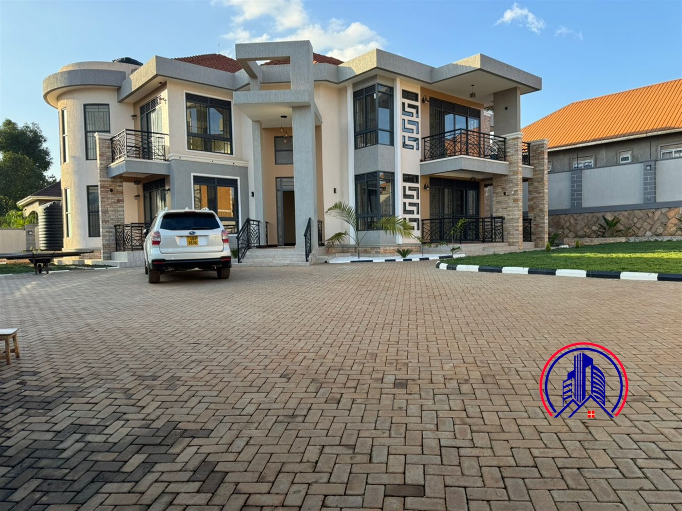 Mansion for sale in Kira Wakiso