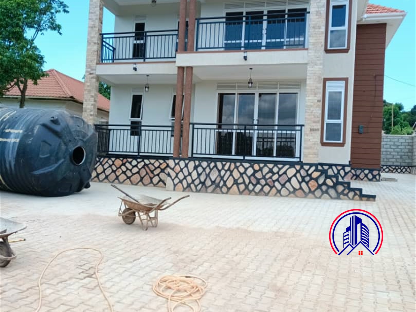 Mansion for sale in Kitende Wakiso