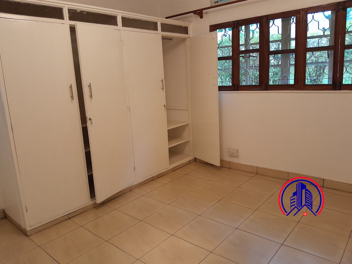 Bungalow for rent in Bugoloobi Kampala