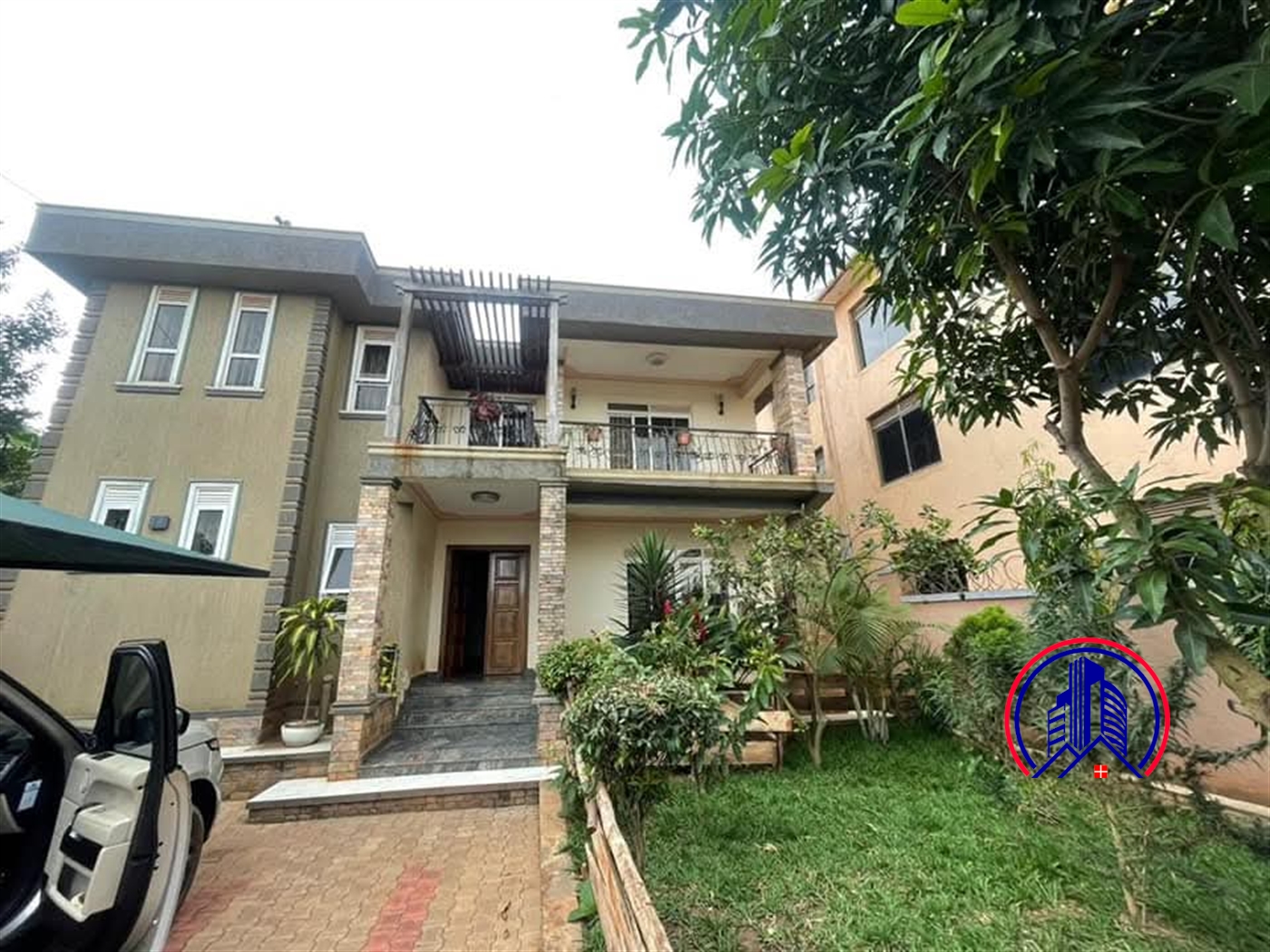 Storeyed house for sale in Kyaliwajjala Wakiso