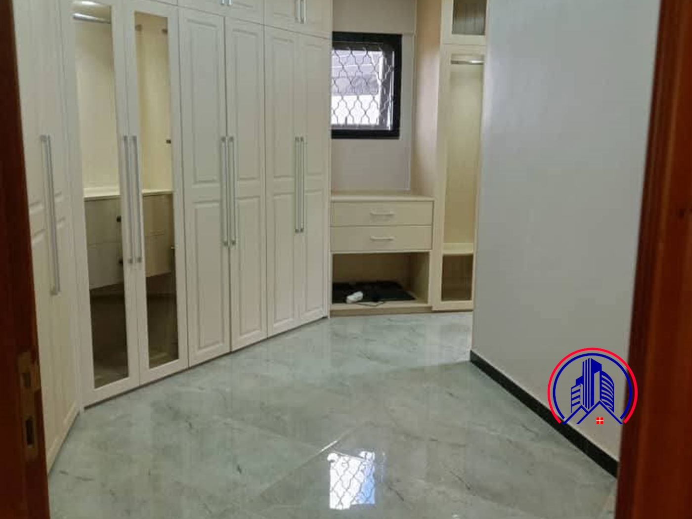 Storeyed house for rent in Mutungo Kampala