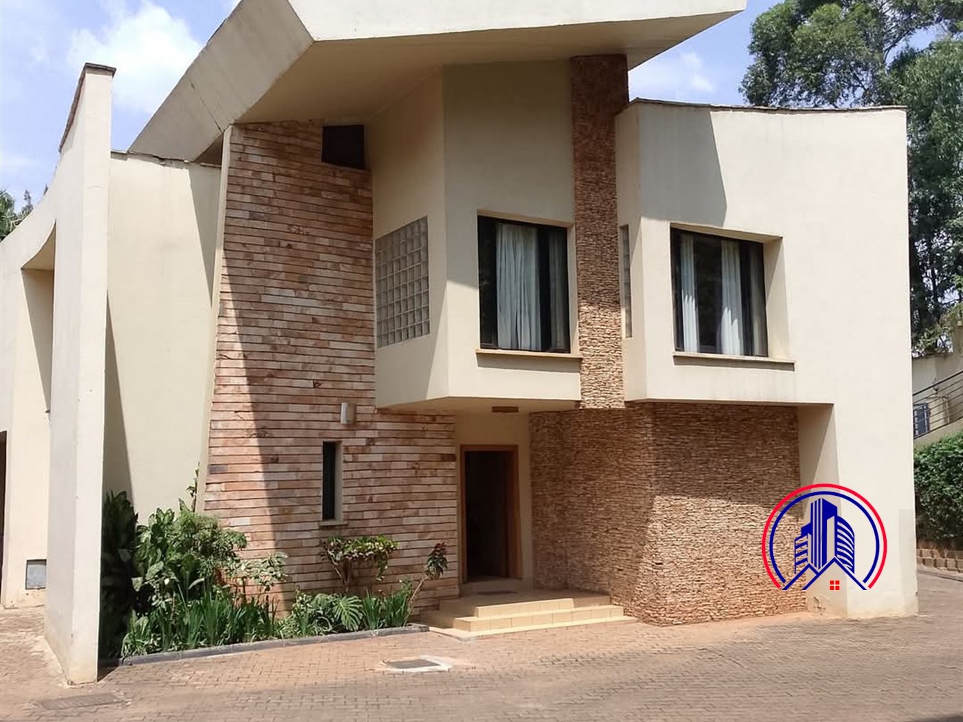 Duplex for rent in Naguru Kampala