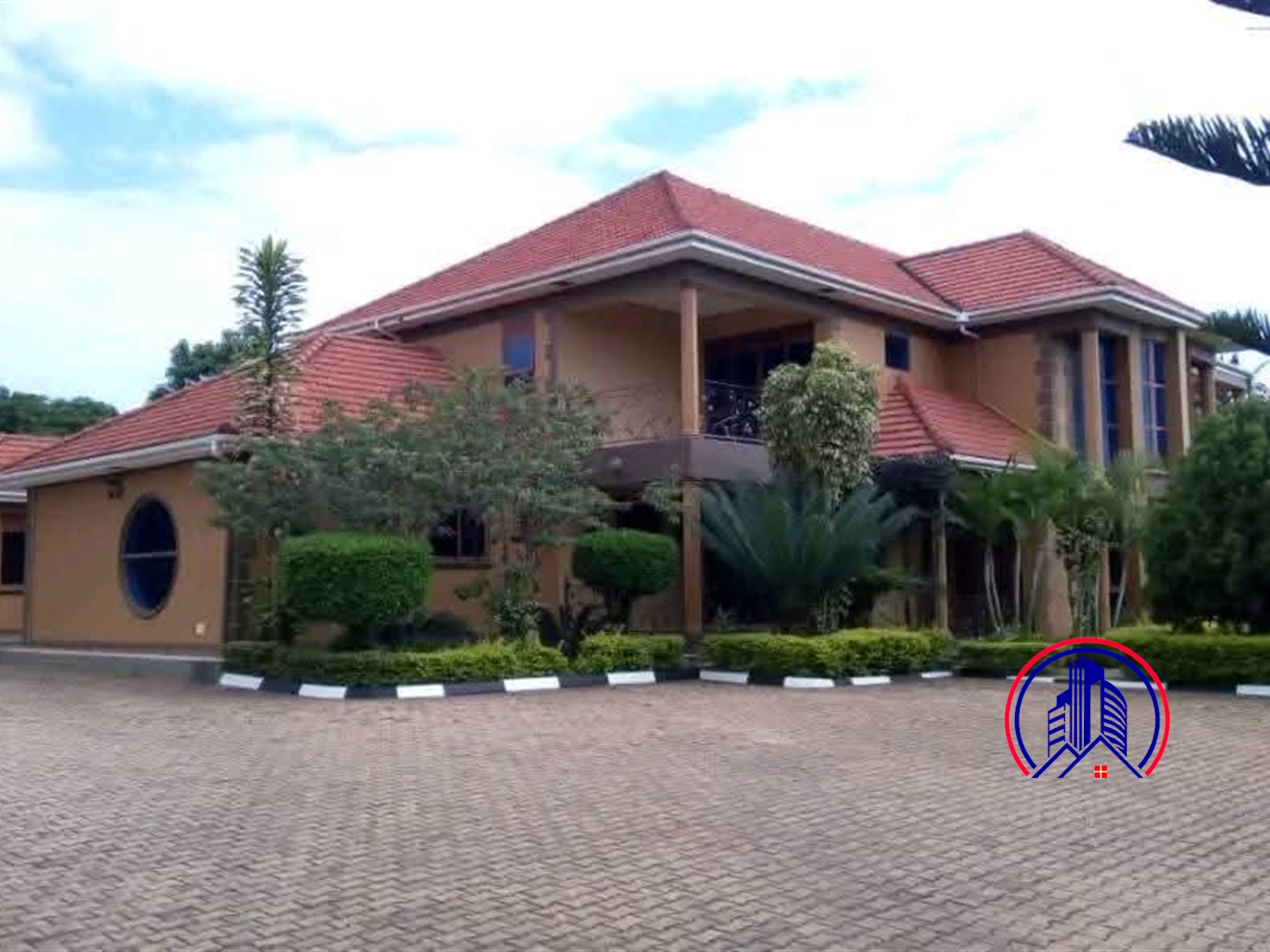 Storeyed house for rent in Mutungo Kampala