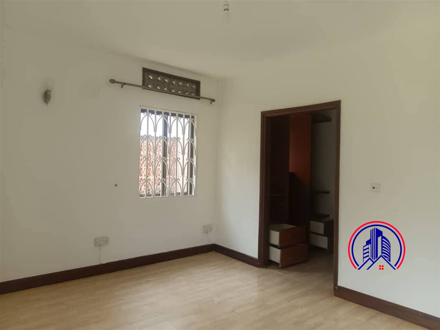 Bungalow for rent in Bugoloobi Kampala