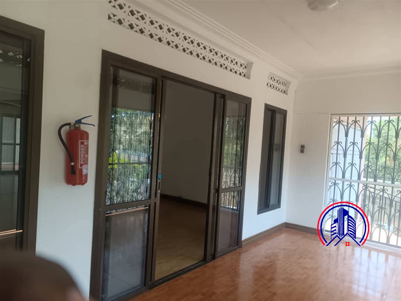 Bungalow for rent in Bugoloobi Kampala