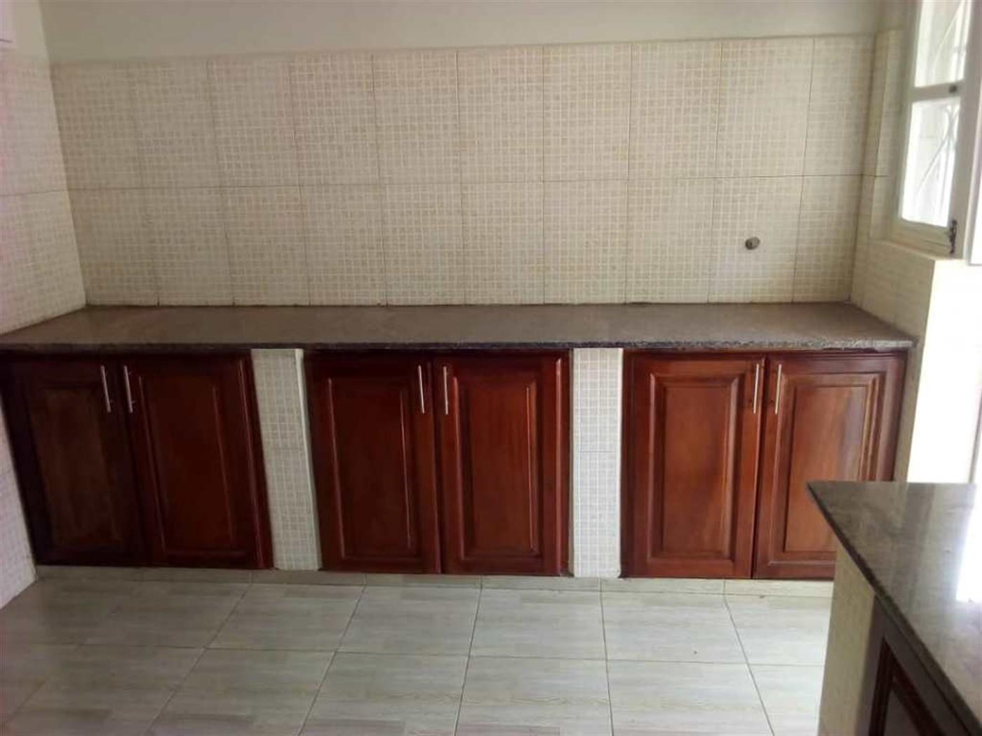 Bungalow for rent in Kololo Kampala