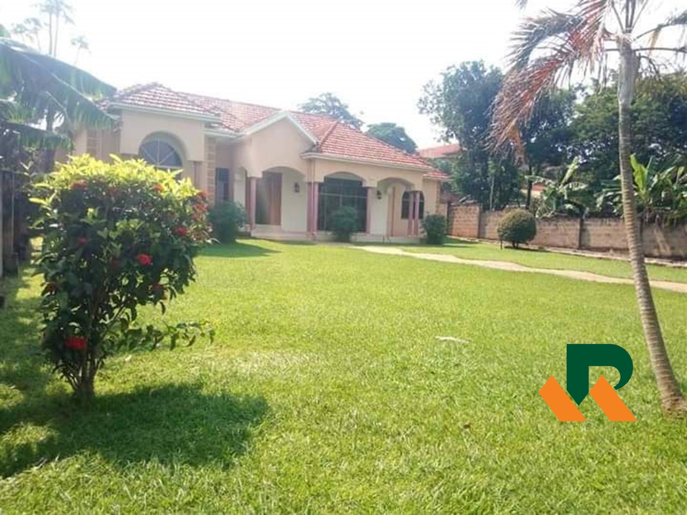 Bungalow for sale in Luzira Kampala