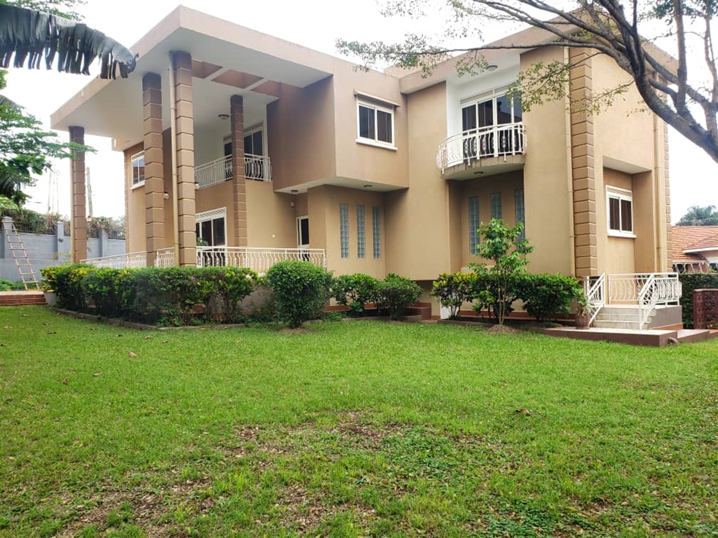 Storeyed house for rent in Lubowa Wakiso