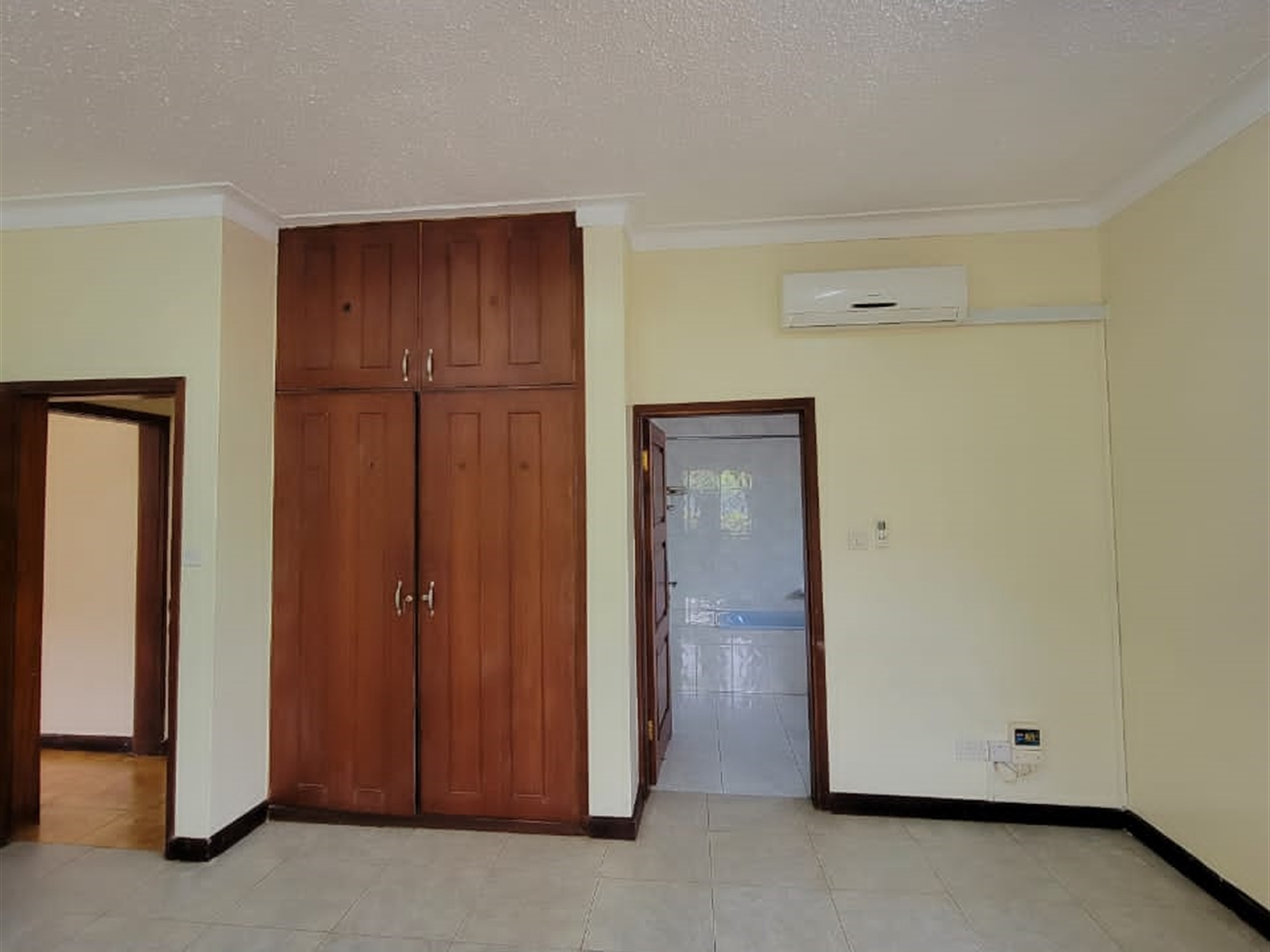 Bungalow for rent in Kololo Kampala