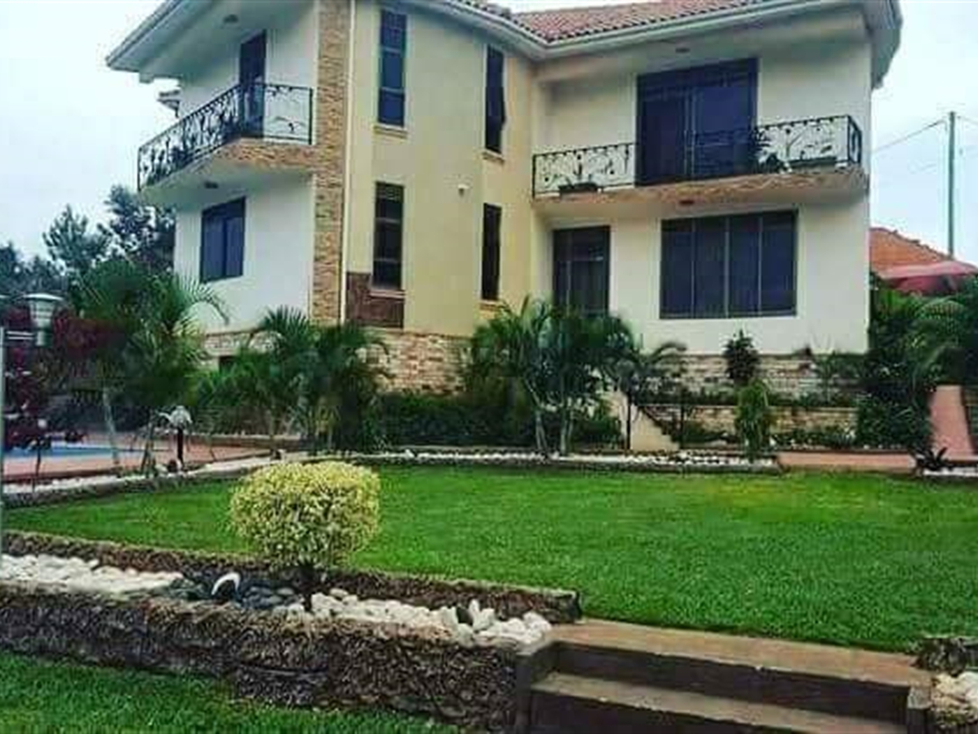 Storeyed house for sale in Naalya Wakiso