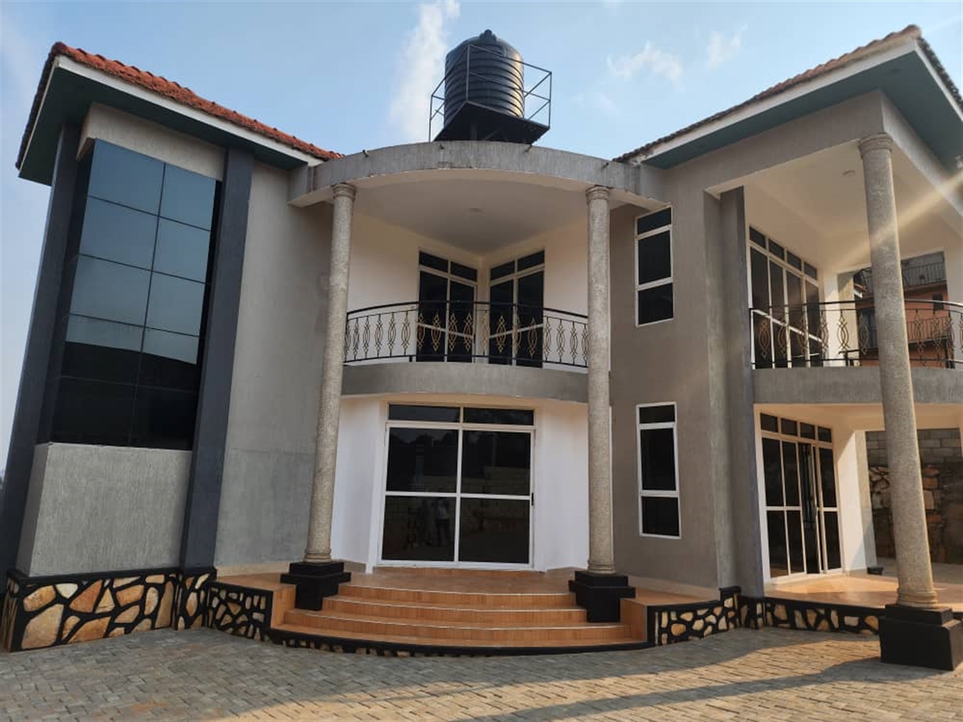 Storeyed house for rent in Kyambogo Kampala