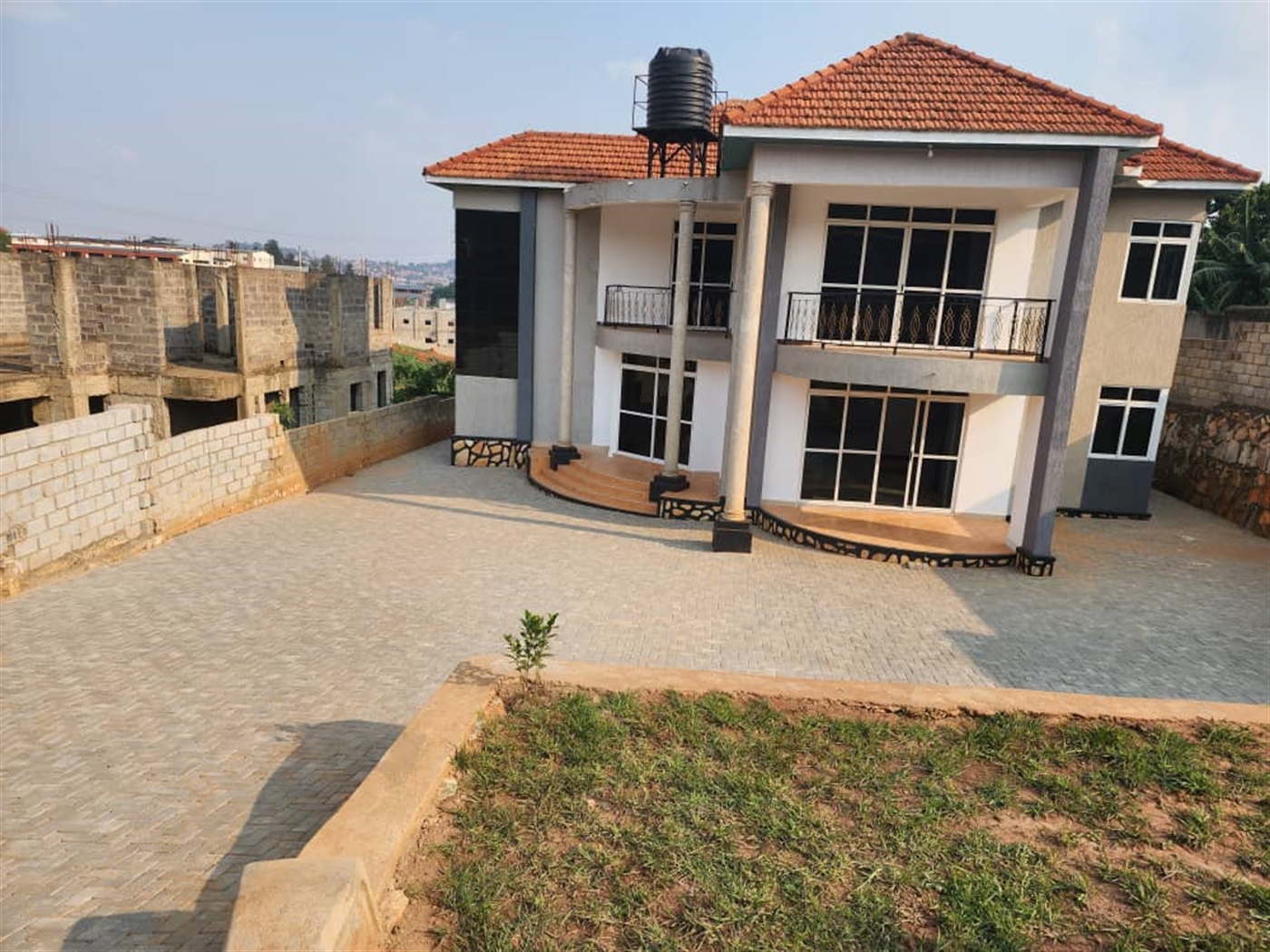 Storeyed house for rent in Kyambogo Kampala