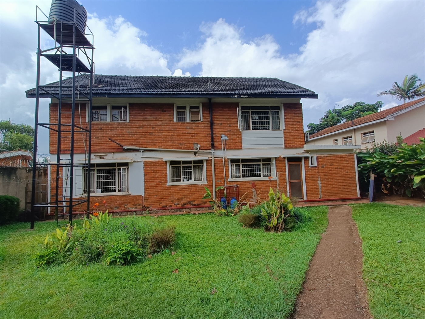 Storeyed house for sale in Bugoloobi Kampala