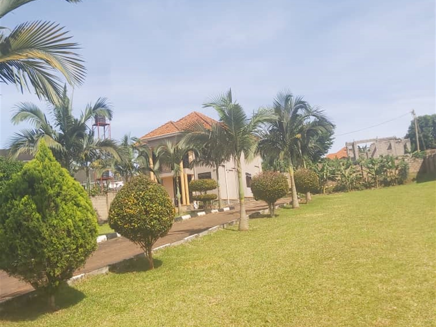 Storeyed house for sale in Kitende Wakiso