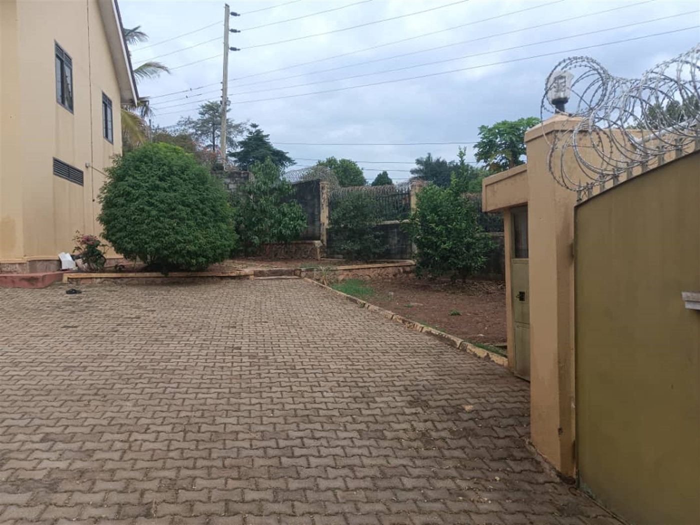 Storeyed house for sale in Lubowa Wakiso