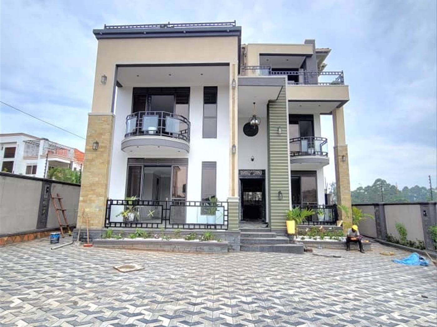 Mansion for sale in Kulambilo Kampala