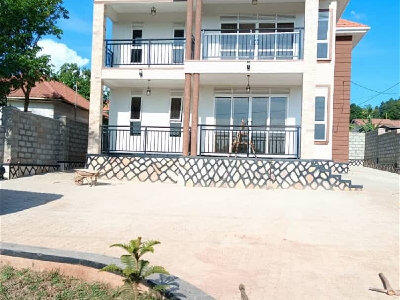 Storeyed house for sale in Kitende Wakiso