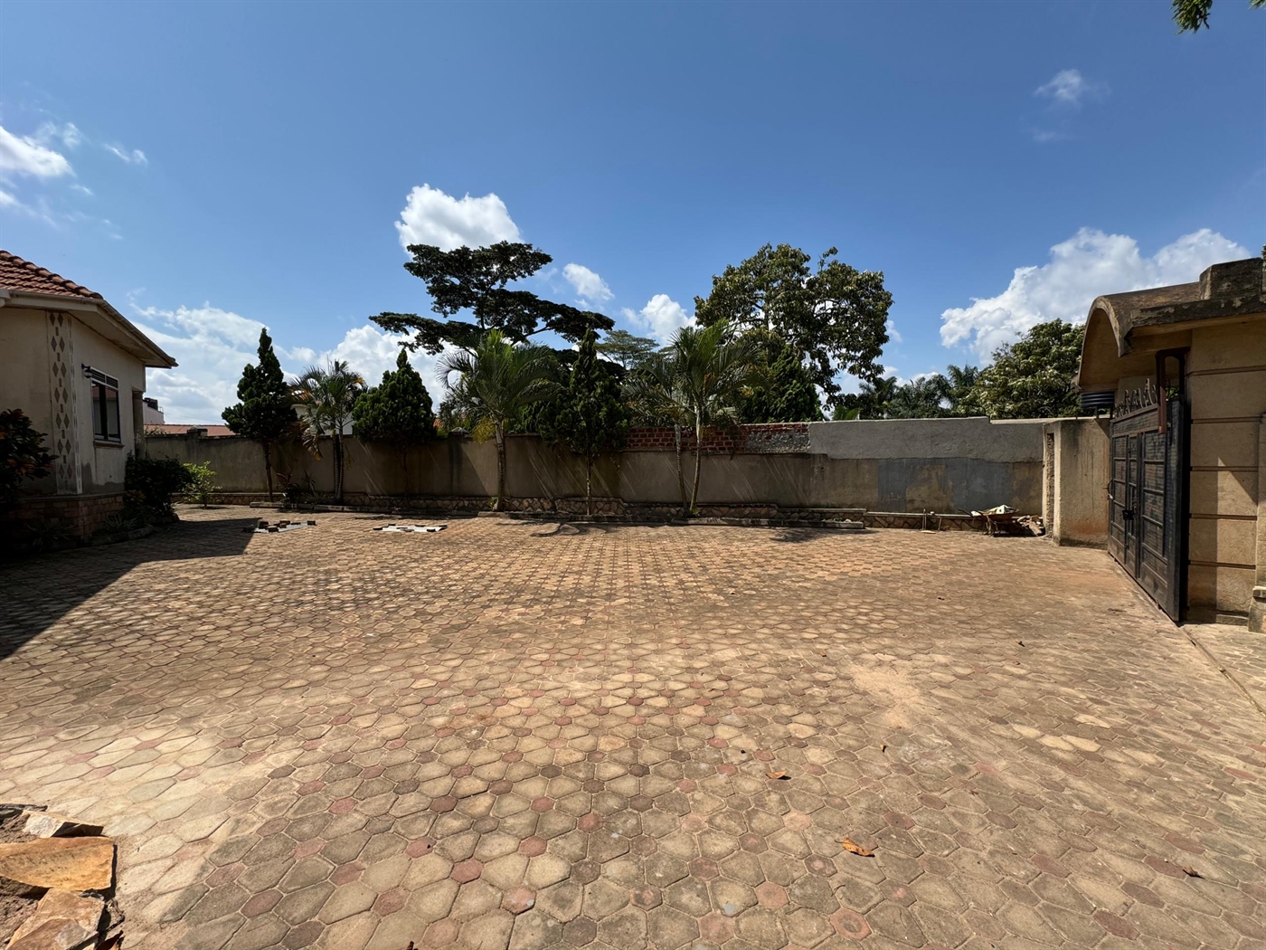 Bungalow for sale in Naalya Kampala