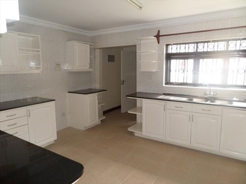 Town House for rent in Kololo Kampala