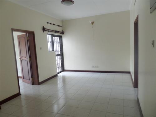 Town House for rent in Kololo Kampala