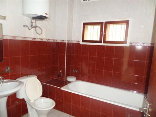 Town House for rent in Kololo Kampala