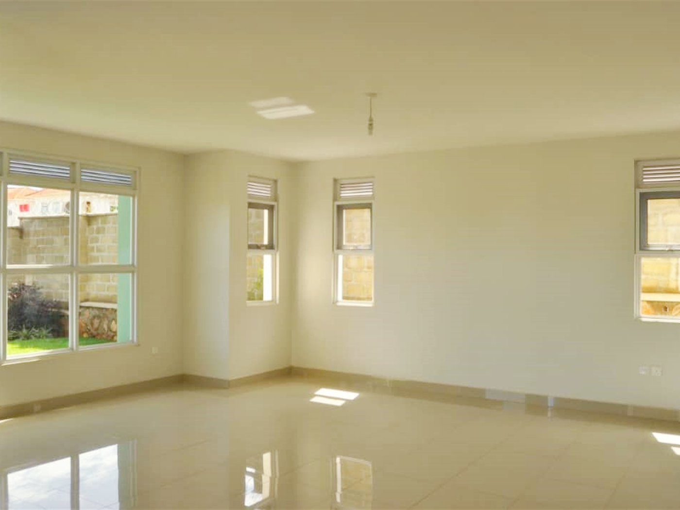 Villa for sale in Lubowa Kampala