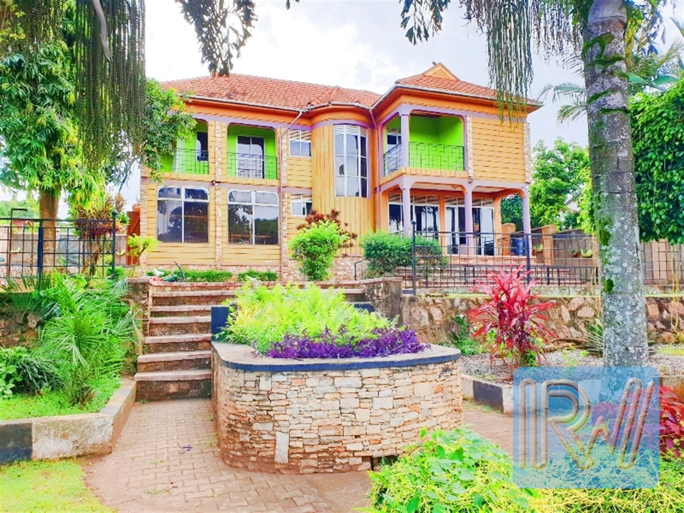 Mansion for sale in Kitende Wakiso