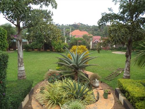 Mansion for sale in Kitende Wakiso