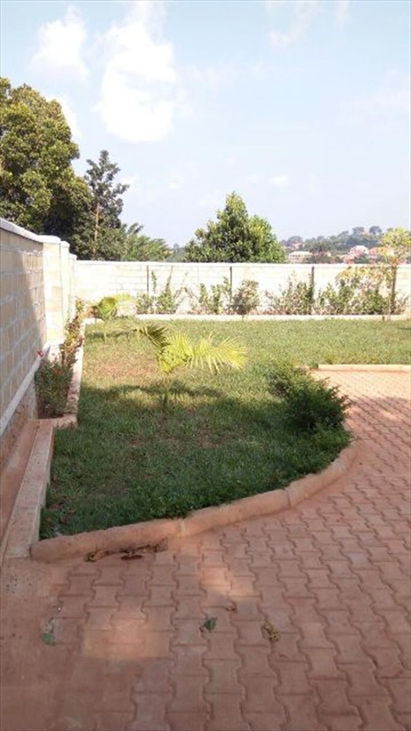 Mansion for rent in Lubowa Wakiso