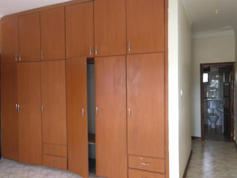 Town House for rent in Muyenga Kampala