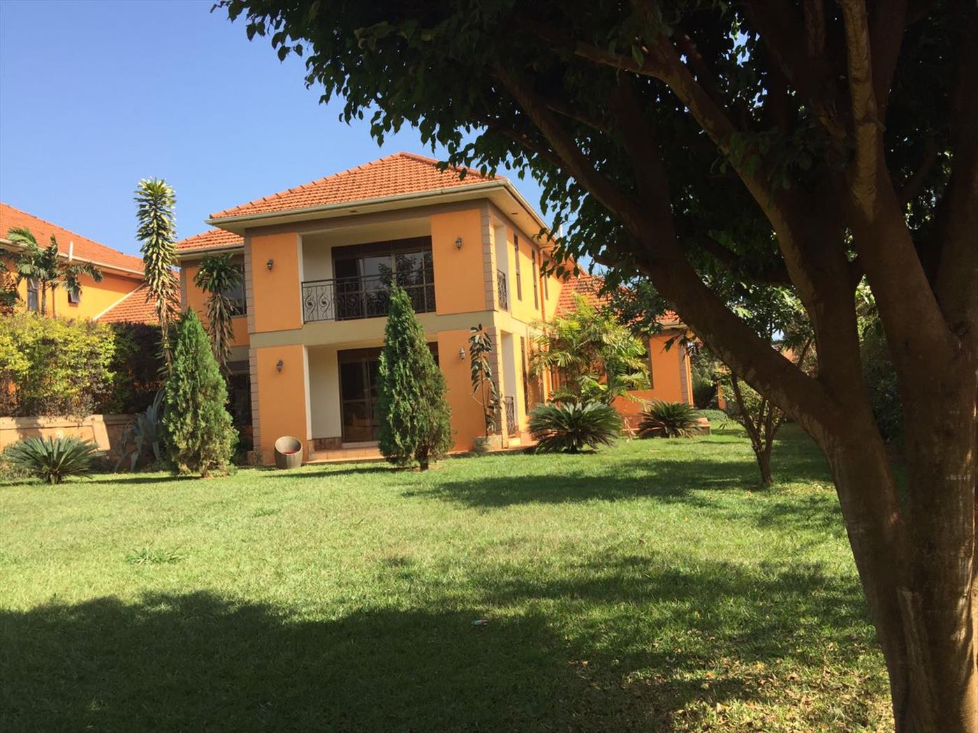 Mansion for rent in Mutungo Kampala