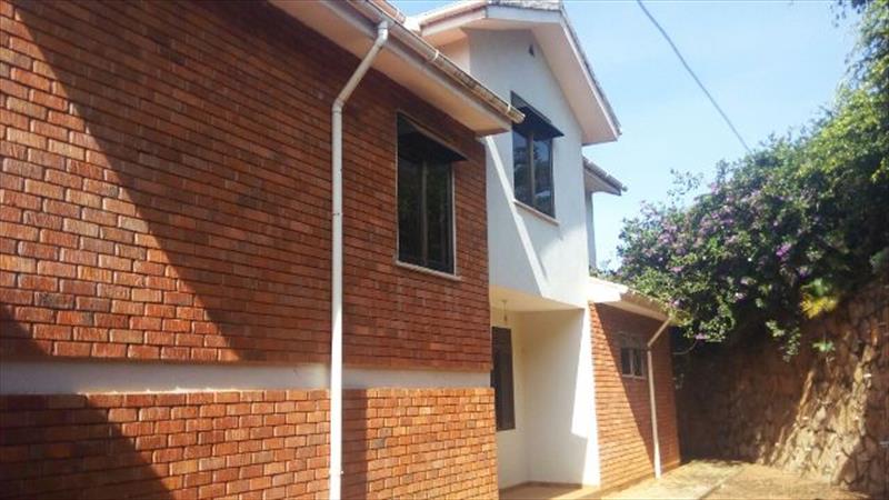 Mansion for rent in Bwebajja Wakiso