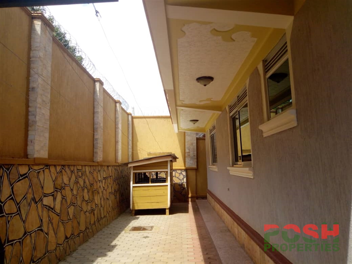 Mansion for rent in Kitende Wakiso