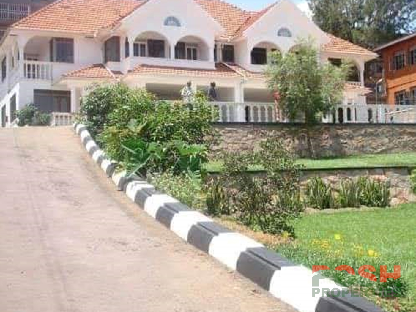 Mansion for sale in Bugoloobi Kampala